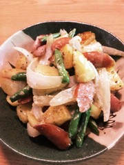 いんげん入りジャーマンポテトみたいな感じの写真