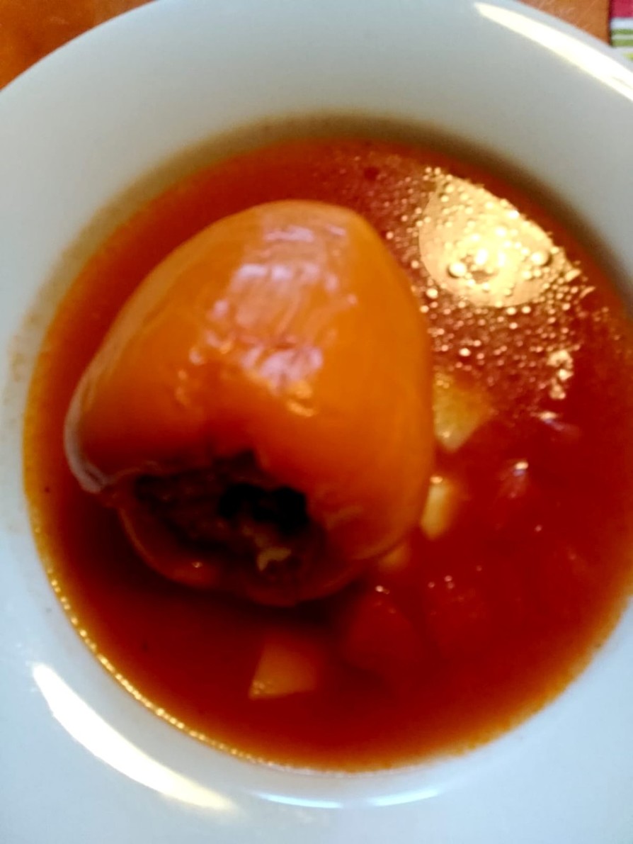 超簡単パプリカ肉、ライス詰めトマトスープの画像