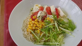 カプレーゼの冷製パスタ