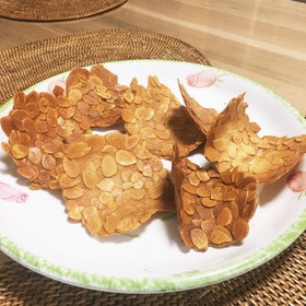 グルテンフリーアーモンドチュイール