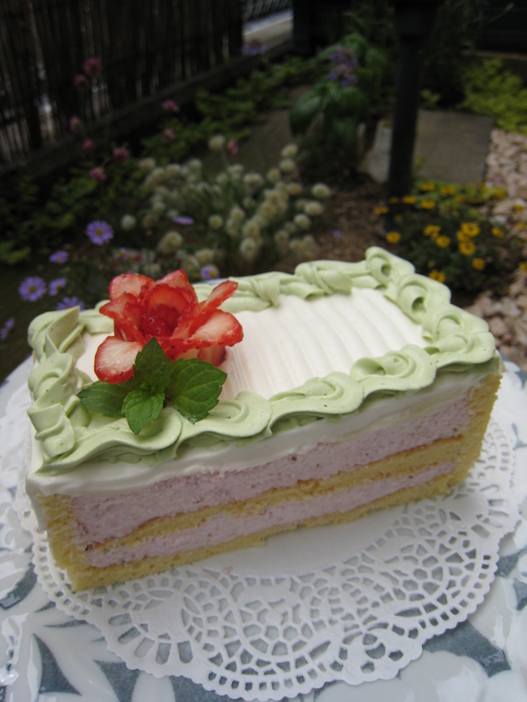 母の日に☆苺ムースケーキの画像