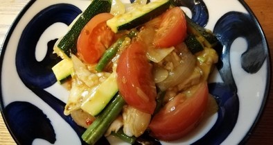白身魚と夏野菜のユイシャンソースの写真