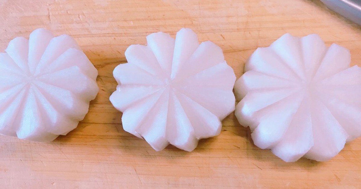 簡単 可愛い大根の飾り切り 菊の花 レシピ 作り方 By かっちゃん杉 クックパッド 簡単おいしいみんなのレシピが350万品