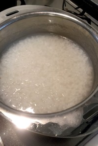 米から鍋炊きのお粥