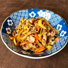 面取りしたじゃが芋と人参・豚肉の金平