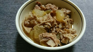冬瓜と豚バラ肉の煮物の写真