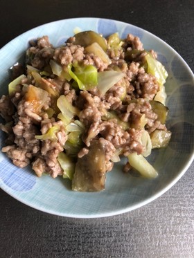 簡単、ひき肉味噌キャベツ。