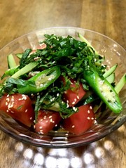 夏野菜モリモリ♪トマトとオクラのサラダの写真