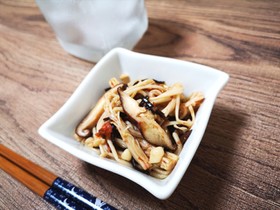 簡単おつまみ☆えのきと椎茸の梅昆布和え