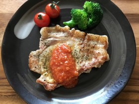 ポークチャップトマト甘糀ソース掛け