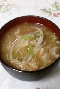 ピリカラ　豚キムチ 食べるお味噌汁
