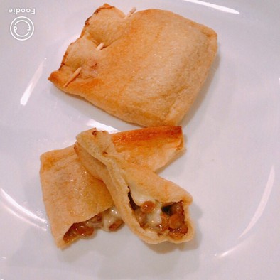 マヨ納豆チーズの、油揚げトースト！の写真