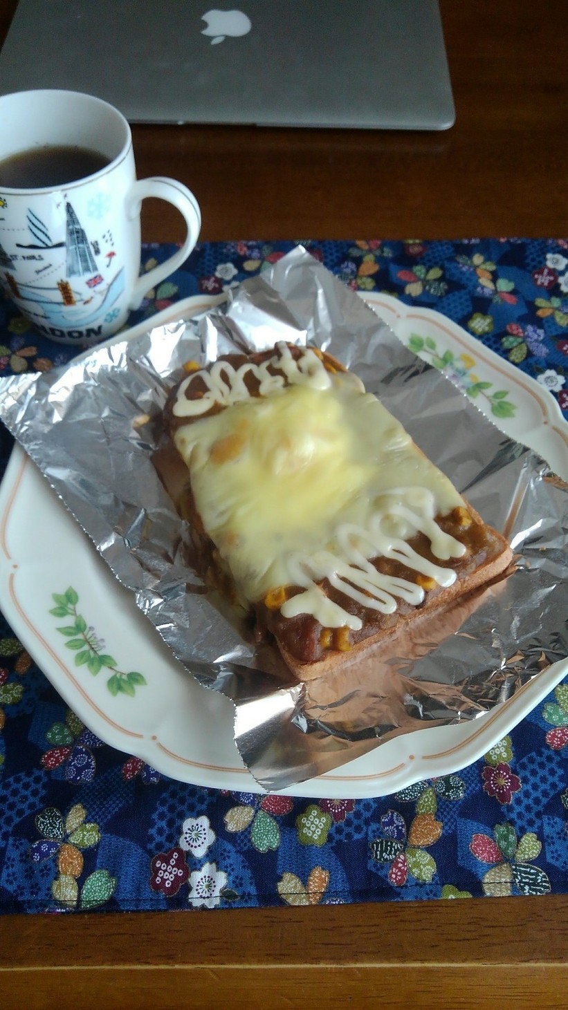 食パンon the カレーチーズの画像