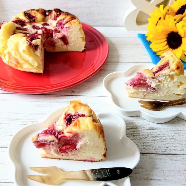 イチゴベイクドチーズケーキ レシピ 作り方 By 発酵家族 クックパッド 簡単おいしいみんなのレシピが356万品