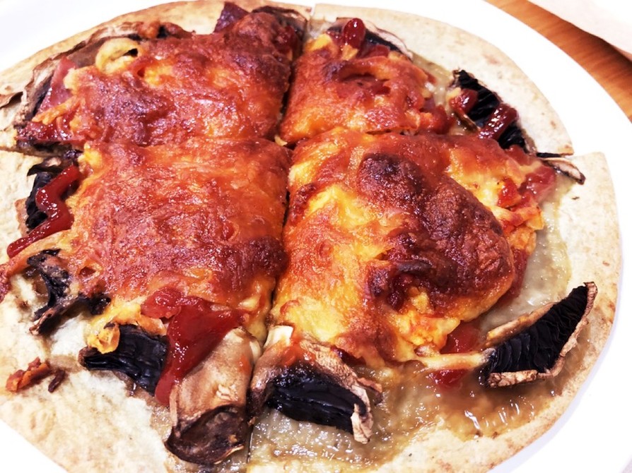 シーチキンマヨネーズとしいたけの簡単ピザの画像