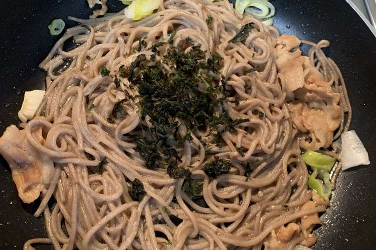 残ったそばで そば焼きめし レシピ 作り方 By ずんだもちようこ クックパッド 簡単おいしいみんなのレシピが357万品