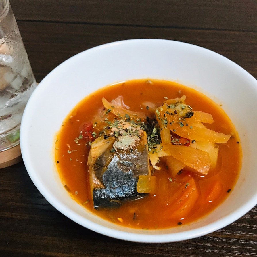 鯖缶とトマトジュースの適当スープの画像