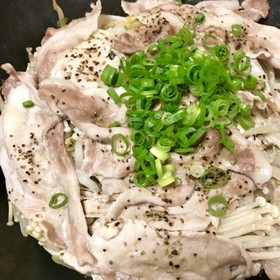フライパンひとつ☆豚バラと野菜の重ね蒸し