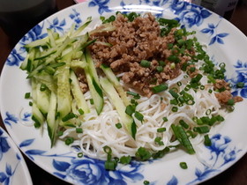 鶏そぼろそうめん