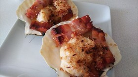 殻付きホタテのバター醤油焼き
