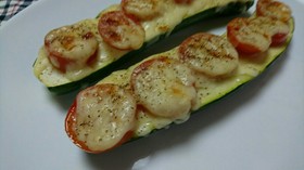 ズッキーニとミニトマトのチーズ焼き