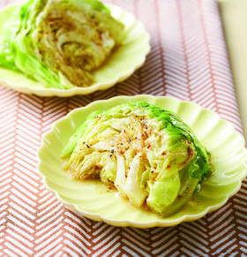レンジで簡単♪まるごと蒸しキャベツ!