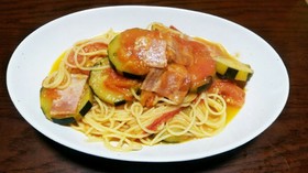 ズッキーニとトマトのパスタ