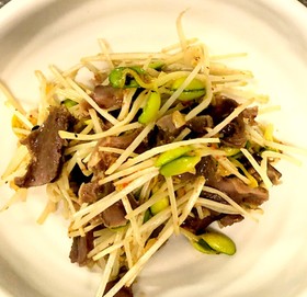 砂肝と豆もやしのにんにく炒め