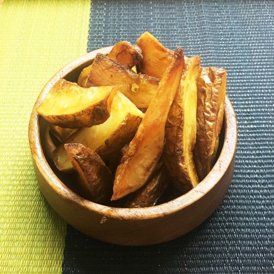 カリカリに焼いたフライドポテトのレシピ