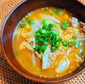 豚モヤシと白菜スープ