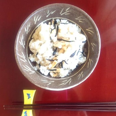 ポリ袋で湯煎『白だし味のひじきご飯』の写真