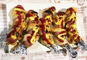 骨つきウィンナー ぐるぐるパイ焼き!
