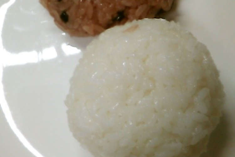 お赤飯と白いごはんの ふんわりおにぎり レシピ 作り方 By 信子さん クックパッド