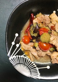 夏野菜と鶏肉のコンソメ煮
