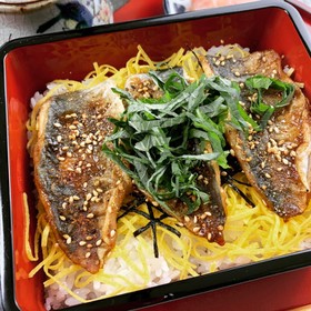 おろし干し椎茸でアジの蒲焼き重