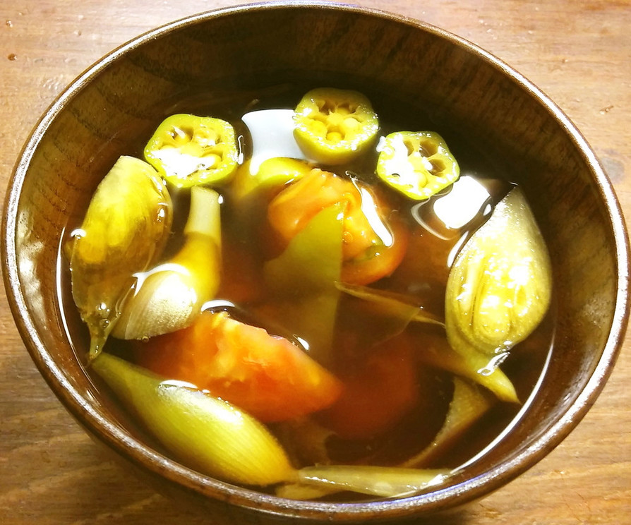 夏野菜のお味噌汁の画像