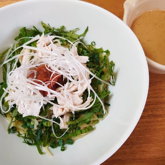 簡単 ササミと梅シソのごまだれ冷し中華 レシピ 作り方 By さわらび 獣 クックパッド 簡単おいしいみんなのレシピが357万品