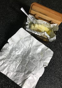 捨てないでバターの包み紙