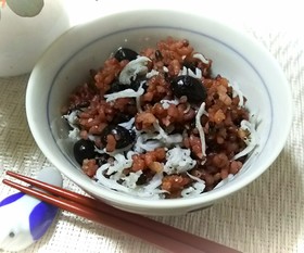 古代米入りしらすご飯
