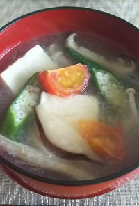 彩り野菜と豆腐と蕪のすり流し汁