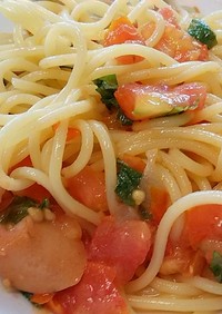 トマトソースの冷製スパゲティ