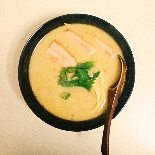 ポタージュでつくる醤油とんこつ風ラーメン