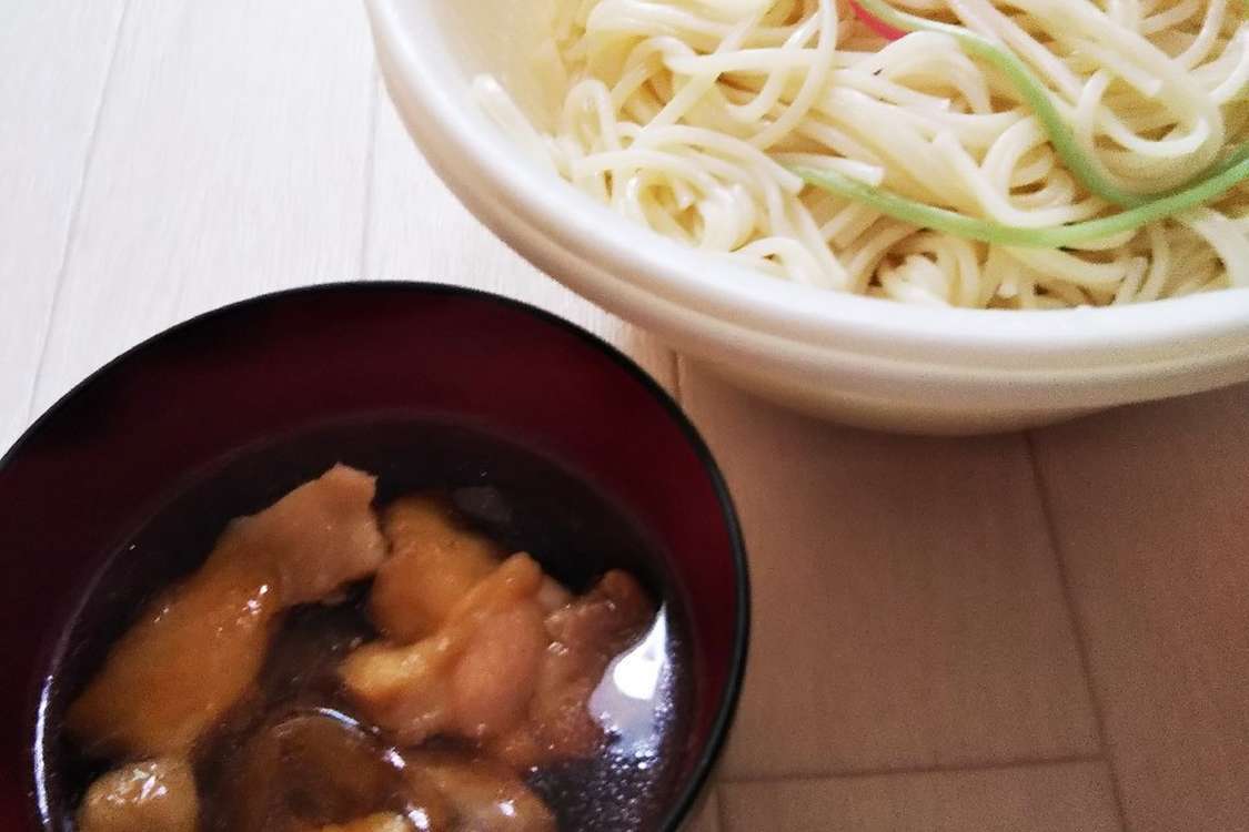 ひやむぎ 鶏ネギつけ汁 レシピ 作り方 By ｐ ｩｰマン クックパッド 簡単おいしいみんなのレシピが379万品
