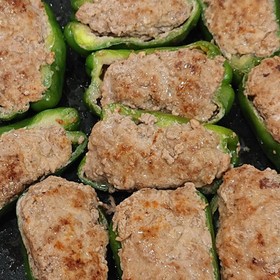 チーズinピーマンの肉詰め