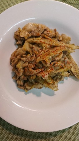 豚こまゴボウの味噌炒め
