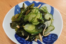 きゅうりとワカメの酢の物