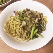 サザエとしめじのジェノベーゼパスタの写真