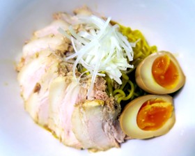 チャーシューの煮汁使った油そば