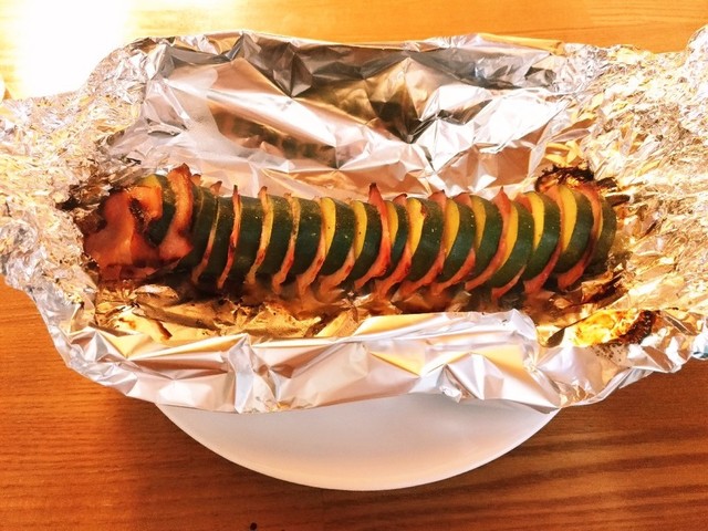 ズッキーニとベーコンのホイル焼き レシピ 作り方 By Azs310 クックパッド 簡単おいしいみんなのレシピが360万品