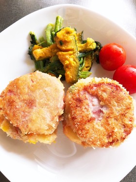お弁当にも 揚げないピザ味ハムポテトカツ